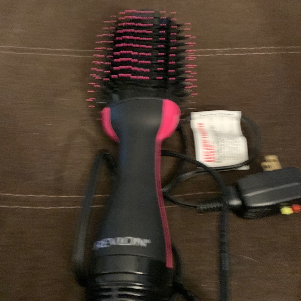 Hairbrush/blower